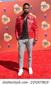 LOS ANGELES - JUN 05: Jay Ellis Arrives For MTV Movie  TV Awards On June 05, 2022 In Santa Monica, CA