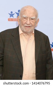 LOS ANGELES - JUN 1:  Ed Asner At The 7th Annual Ed Asner Poker Tournament At The CBS Studio Center On June 1, 2019 In Studio City, CA