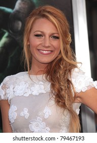 LOS ANGELES - JUN 15:  Blake Lively arrives to the "Green Lantern" Los Angeles Premiere  on June 15,2011 in Hollywood, CA
