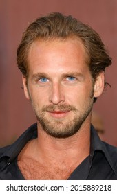 LOS ANGELES - JUN 17: Josh Lucas Arrives To  The '’The Hulk’ World Premiere On June 17, 2003 In Hollywood, CA