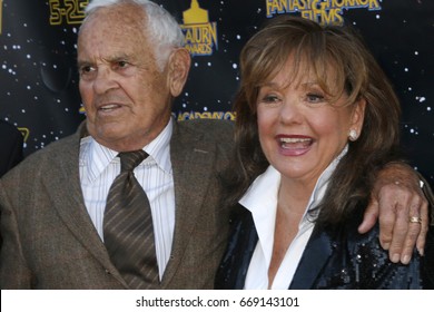 LOS ANGELES - JUN 28:  Ronnie Schell, Dawn Wells At The 43rd Annual Saturn Awards - Arrivals At The The Castawa On June 28, 2017 In Burbank, CA