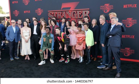 325 Stranger things season 3 world premiere Images, Stock Photos ...