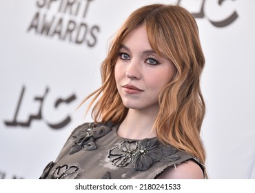 LOS ANGELES - MAR 03: Sydney Sweeney Arrives For  The Independent Spirit Awards On March 03, 2022 In Santa Monica, CA