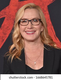 LOS ANGELES - MAR 09:  Angela Kinsey Arrives For ‘Mulan’ World Premiere On March 09, 2020 In Hollywood, CA                