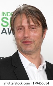 LOS ANGELES - MAR 1:  Mads Mikkelsen At The Film Independent Spirit Awards At Tent On The Beach On March 1, 2014 In Santa Monica, CA