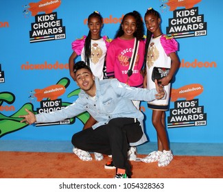 LOS ANGELES - MAR 24:  D Lila Combs, Chance Combs, Jessie Combs, Quincy Brown At The 2018 Kid's Choice Awards At Forum On March 24, 2018 In Inglewood, CA