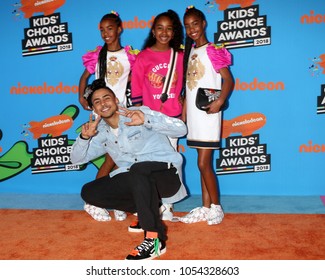 LOS ANGELES - MAR 24:  D Lila Combs, Chance Combs, Jessie Combs, Quincy Brown At The 2018 Kid's Choice Awards At Forum On March 24, 2018 In Inglewood, CA