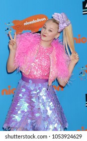 LOS ANGELES - MAR 24:  Jojo Siwa At The 2018 Kid's Choice Awards At Forum On March 24, 2018 In Inglewood, CA