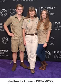 LOS ANGELES - MAY 03:  Robert Irwin, Terri Irwin And Bindi Irwin Arrives For An Evening With The Irwins On May 03, 2019 In Beverly Hills, CA                