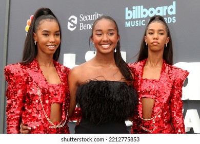 LOS ANGELES - MAY 15:  D'Lila Combs, Chance Combs, Jessie Comb At The 2022 Billboard Music Awards At MGM Garden Arena On May 15, 2022 In Las Vegas, NV