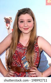 LOS ANGELES - MAY 21:  Cozi Zuehlsdorff At The 