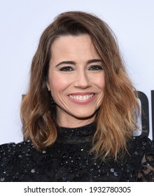 LOS ANGELES - MAY 24:  Linda Cardellini Arrives For  The ‘Bloodline’ Season 3 Premiere On May 24, 2017 In Culver City, CA