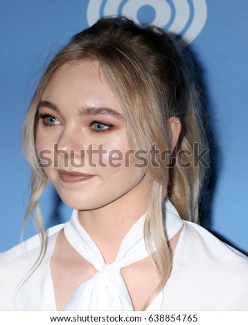 Next photo of Taylor Hickson