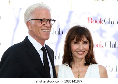LOS ANGELES - MAY 6:  Ted Danson, Mary Steenburgen At The 