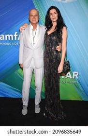 LOS ANGELES - NOV 04: Jimmy Iovine And Liberty Ross Arrives For AmfAR Gala Los Angeles 2021 On November 4, 2021 In West Hollywood, CA