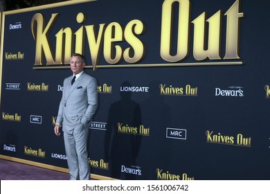 LOS ANGELES - NOV 14:  Daniel Craig at the "Knives Out" Premiere at Village Theater on November 14, 2019 in Westwood, CA