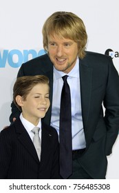 LOS ANGELES - NOV 14:  Jacob Tremblay, Owen Wilson At The 