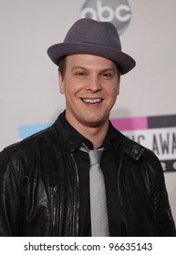 LOS ANGELES - NOV 20:  Gavin Degraw Arrives To The American Music Awards 2011  On November 20, 2011 In Los Angeles, CA