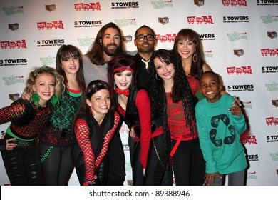 LOS ANGELES - NOV 22:  Ace Young, Diana DeGarmo, Backup Dancers At The 2011 Hollywood Christmas Parade Concert At Universal Citywalk On November 22, 2011 In Los Angeles, CA