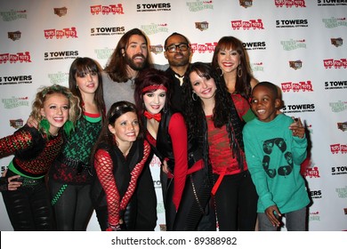 LOS ANGELES - NOV 22:  Ace Young, Diana DeGarmo, Backup Dancers At The 2011 Hollywood Christmas Parade Concert At Universal Citywalk On November 22, 2011 In Los Angeles, CA