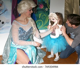 LOS ANGELES - NOV 26:  Elsa Impersonator, Amelie Bailey, Scott Bailey At The Amelie Bailey 2nd Birthday Party At Private Residence On November 26, 2017 In Studio City, CA