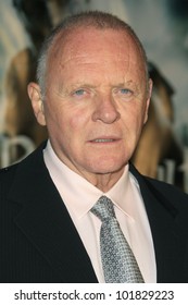 LOS ANGELES - NOV 5: Anthony Hopkins At The Beowulf Premiere On November 5, 2007 In Westwood, California