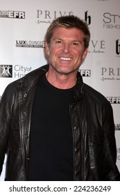LOS ANGELES - OCT 15:  Winsor Harmon At The Sue Wong 
