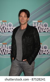 LOS ANGELES - OCT 26:  Stephen Moyer arriving at the 2011 Nickelodeon TeenNick HALO Awards at Hollywood Palladium on October 26, 2011 in Los Angeles, CA