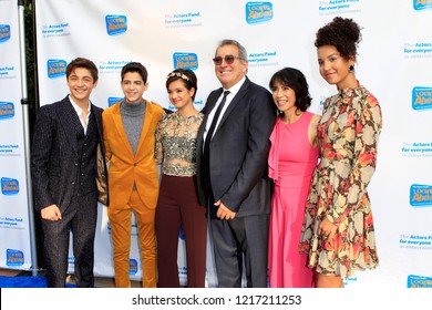 LOS ANGELES - OCT 28:  Asher Angel, Joshua Rush, Payton Elizabeth Lee, Kenny Ortega, Lauren Tom, Sofia Wylie At The Looking Ahead Awards At The Taglyan Cultural Complex On October 28, 2018 In Los Ange