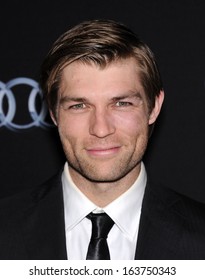 LOS ANGELES - OCT 28:  Liam McIntyre Arrives To 