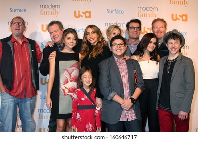 LOS ANGELES - OCT 28:  Modern Family Cast At The Modern Family On USA Network Fan Appreciation Event At Village Theater On October 28, 2013 In Westwood, CA