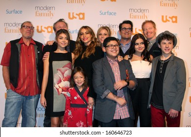 LOS ANGELES - OCT 28:  Modern Family Cast At The Modern Family On USA Network Fan Appreciation Event At Village Theater On October 28, 2013 In Westwood, CA