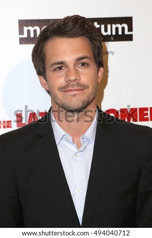 Johnny Simmons height