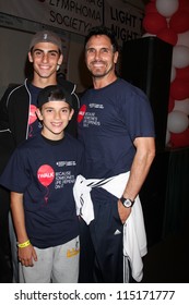 LOS ANGELES - OCT 6:  Don Diamont, Sons Attend The Light The Night Walk At Sunset Gower Studios On October 6, 2012 In Los Angeles, CA