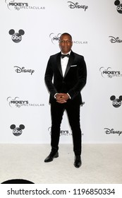 LOS ANGELES - OCT 6:  Leslie Odom Jr At The Mickey's 90th Spectacular Taping At The Shrine Auditorium On October 6, 2018 In Los Angeles, CA