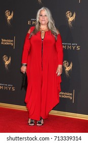 LOS ANGELES - SEP 10:  Marta Kauffman At The 2017 Creative Arts Emmy Awards - Arrivals At The Microsoft Theater On September 10, 2017 In Los Angeles, CA