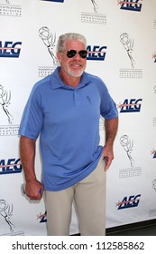 LOS ANGELES - SEP 10:  Ron Perlman Arrives At The 13TH PRIMETIME EMMY CELEBRITY TEE-OFF At Oakmont Country Club On September 10, 2012 In Glendale, CA