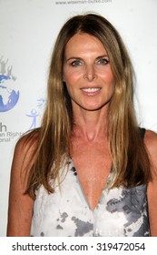 LOS ANGELES - SEP 21:  Catherine Oxenberg At The The Human Rights Hero Awards At The Beso On September 21, 2015 In Los Angeles, CA