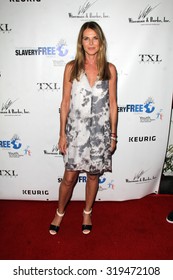 LOS ANGELES - SEP 21:  Catherine Oxenberg At The The Human Rights Hero Awards At The Beso On September 21, 2015 In Los Angeles, CA