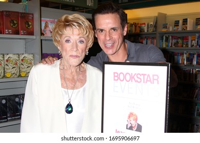 LOS ANGELES - SEP 22:  Jeanne Cooper, Christian LeBlanc At The Jeanne Cooper Book Signing At The Bookstar On September 22, 2012 In Studio City, CA