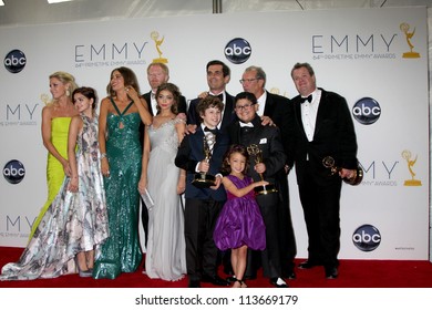 LOS ANGELES - SEP 23:  Modern Family Cast In The Press Room Of The 2012 Emmy Awards At Nokia Theater On September 23, 2012 In Los Angeles, CA