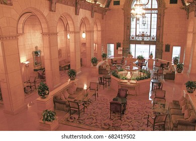 Los Angeles, United States - October 27, 2013: Photo Of Millennium Biltmore Hotels ,this Hotel Is Pershing Square In Los Angeles.