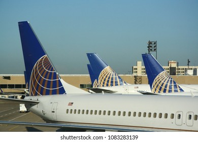 Los Angeles, USA - August 17, 2009: Continental Airlines Planes Are Parking And Preparing For The Flight At Los Angeles International Airport (LAX)