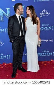 LOS ANGELES, USA. November 08, 2019: Idina Menzel & Aaron Lohr At The World Premiere For Disney's 