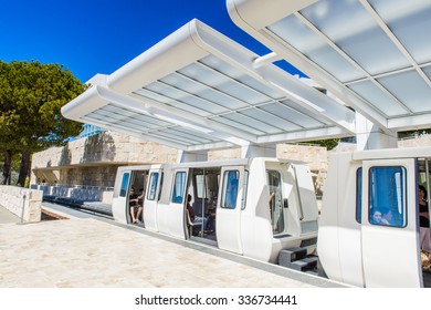 LOS ANGELES, USA - SEP 26, 2015: Hovertrain To The J. Paul Getty Museum (Getty Museum), An Art Museum In California Established In 1974