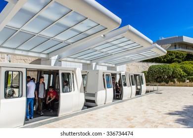 LOS ANGELES, USA - SEP 26, 2015: Hovertrain To The J. Paul Getty Museum (Getty Museum), An Art Museum In California Established In 1974