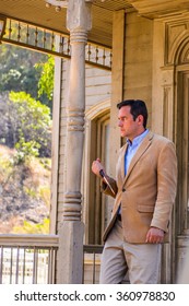 LOS ANGELES, USA - SEP 27, 2015: Unidentified Man As Norman Bates With A Knife At The Universal Studios Hollywood Park. Psycho Is A 1960 Film By Alfred Hitchcock