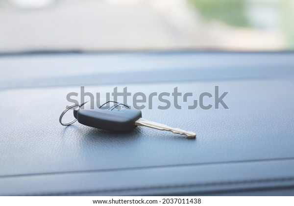 Lost car keys, forgotten\
in the car