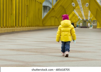 Lost Child (girl 3 Years Old) On The Streets Of The City