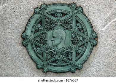 Louis Henri Sullivan Headstone Symbol